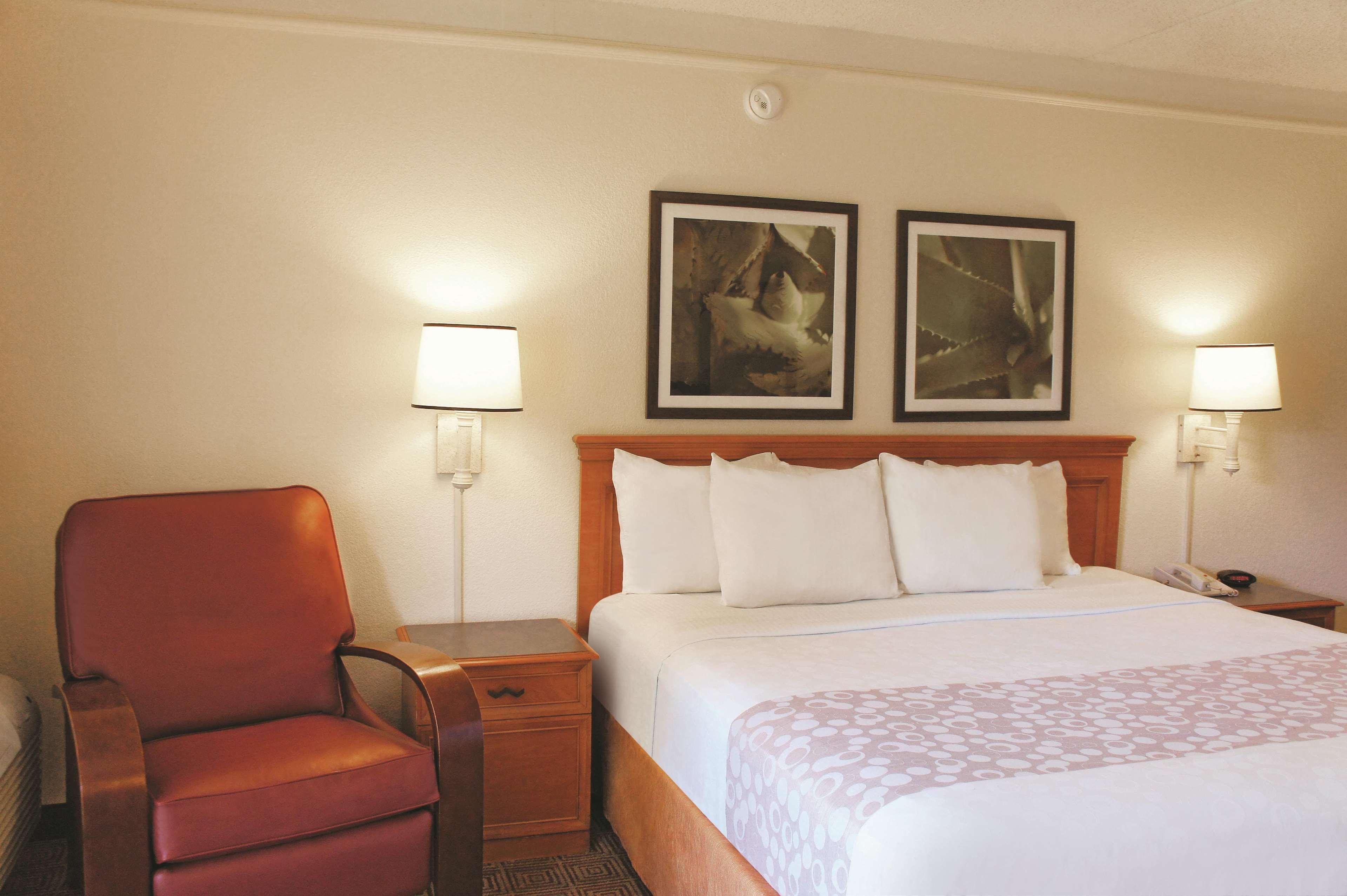 Baymont By Wyndham Houston La Porte Bagian luar foto