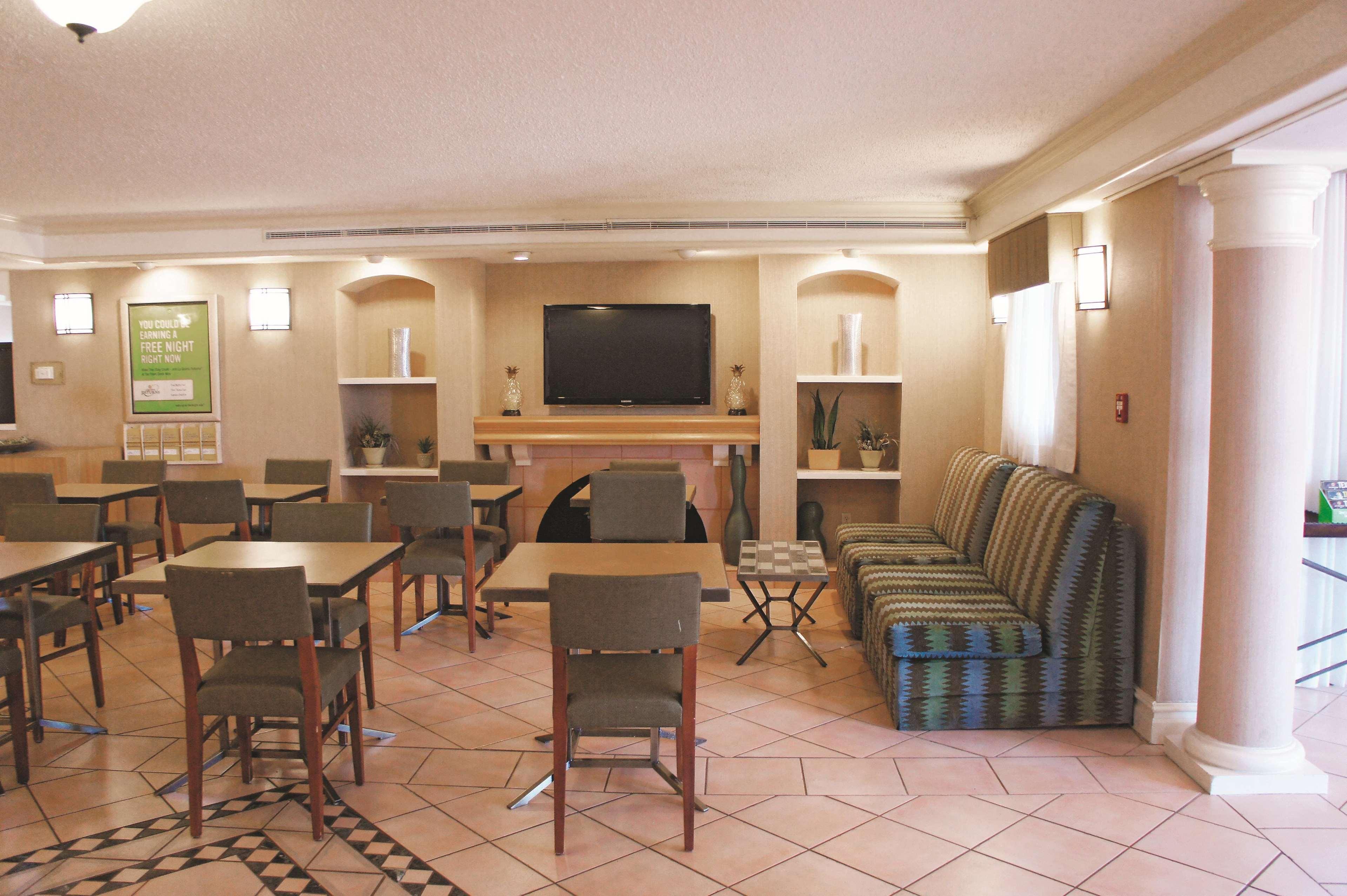 Baymont By Wyndham Houston La Porte Bagian luar foto
