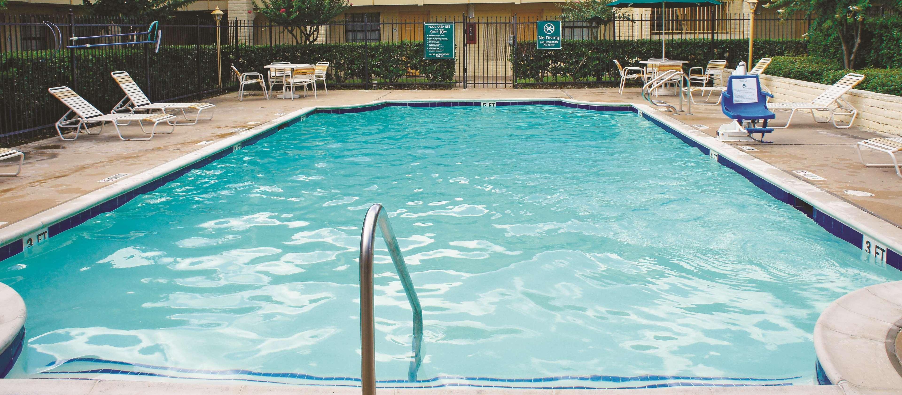 Baymont By Wyndham Houston La Porte Bagian luar foto